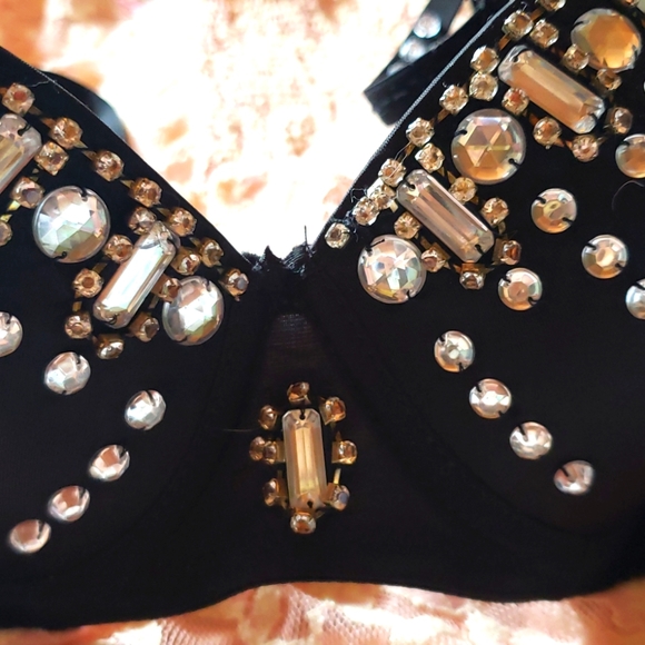✨🔥 Bejeweled bra ✨ - Picture 3 of 7